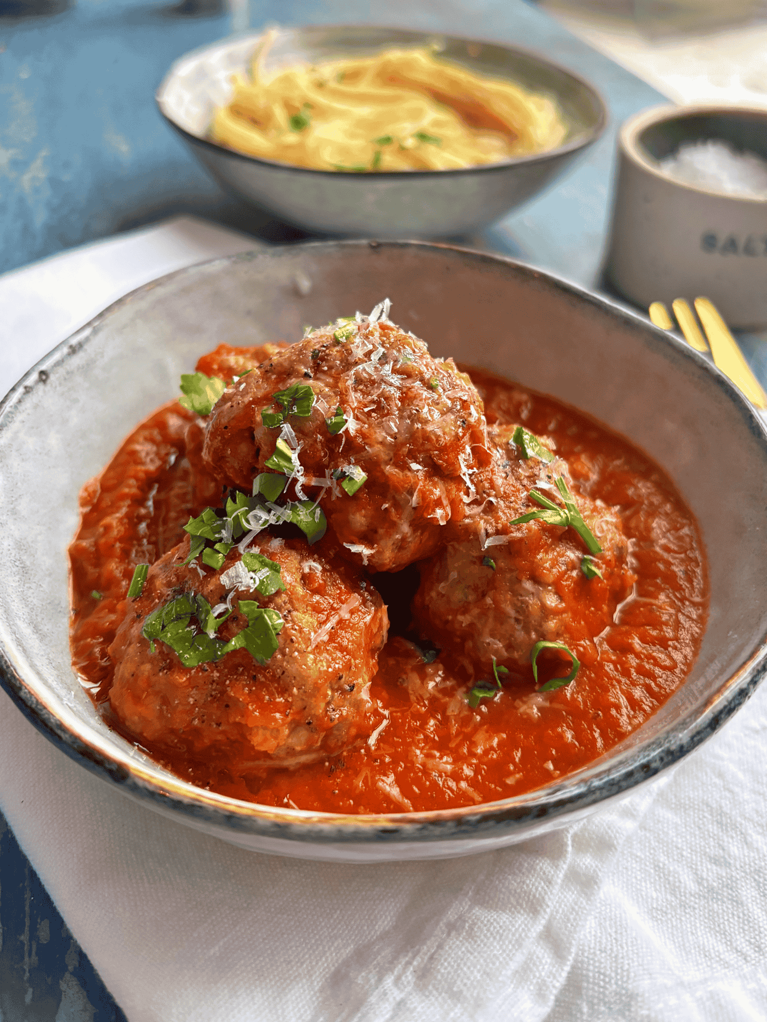 Meatballs in tomato sauce